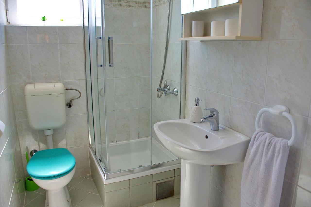 Two Bedroom Apartments Elvira Novalja Ngoại thất bức ảnh