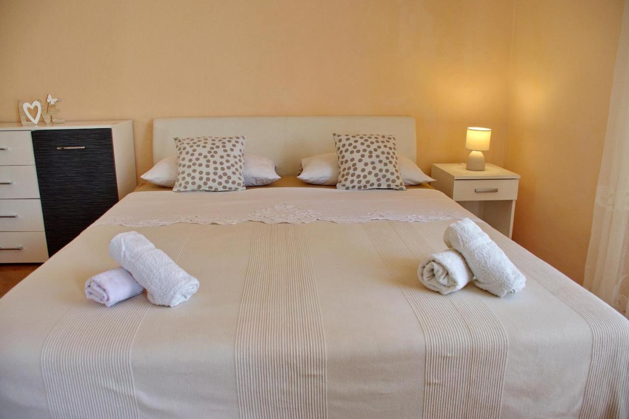 Two Bedroom Apartments Elvira Novalja Ngoại thất bức ảnh