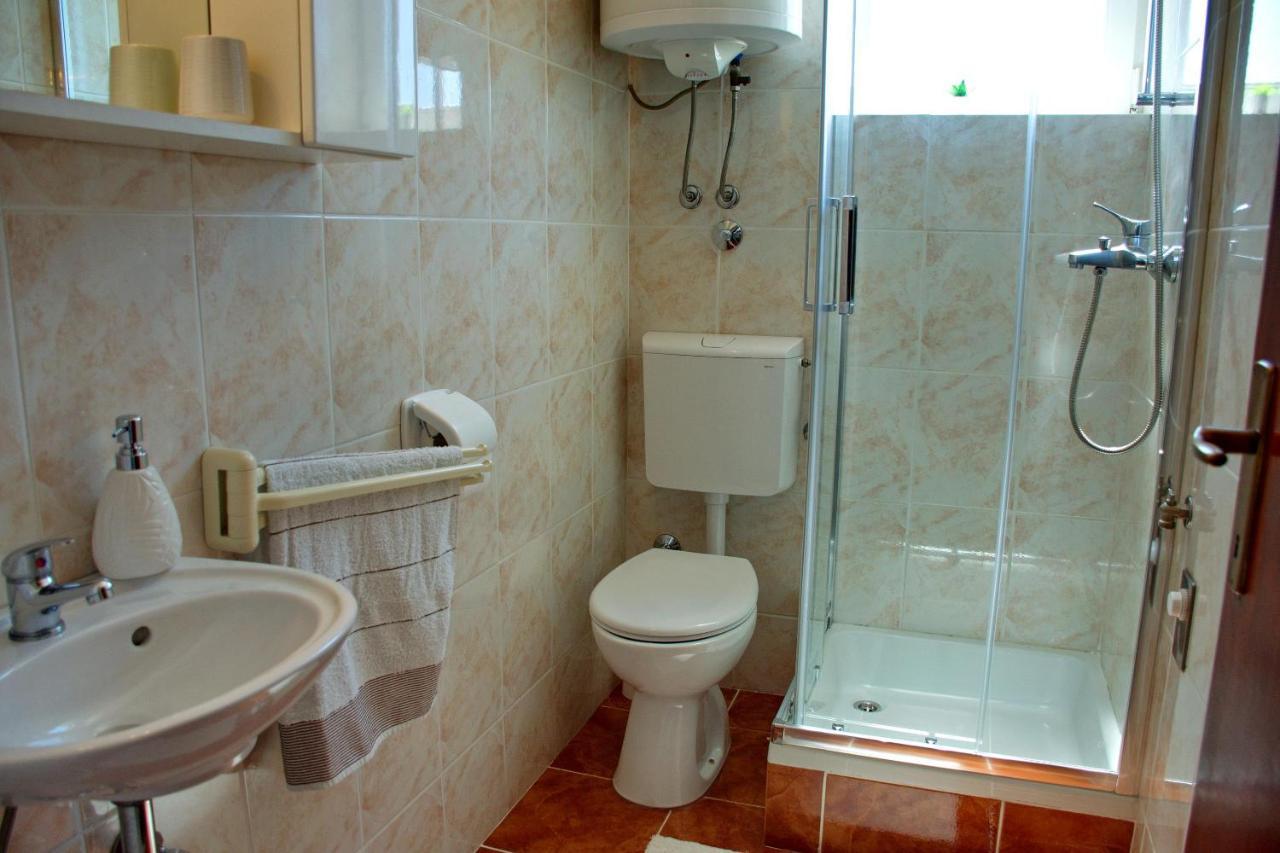 Two Bedroom Apartments Elvira Novalja Ngoại thất bức ảnh