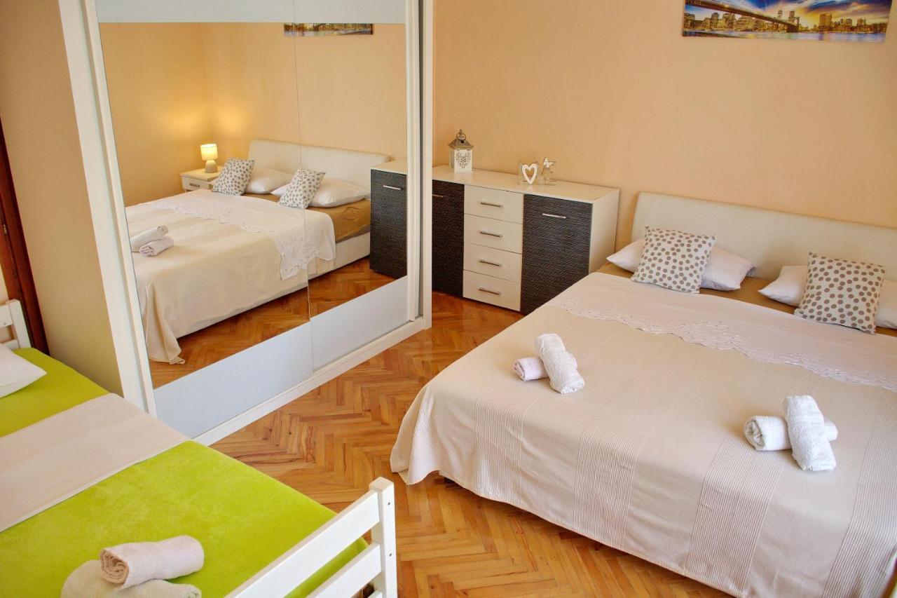 Two Bedroom Apartments Elvira Novalja Ngoại thất bức ảnh