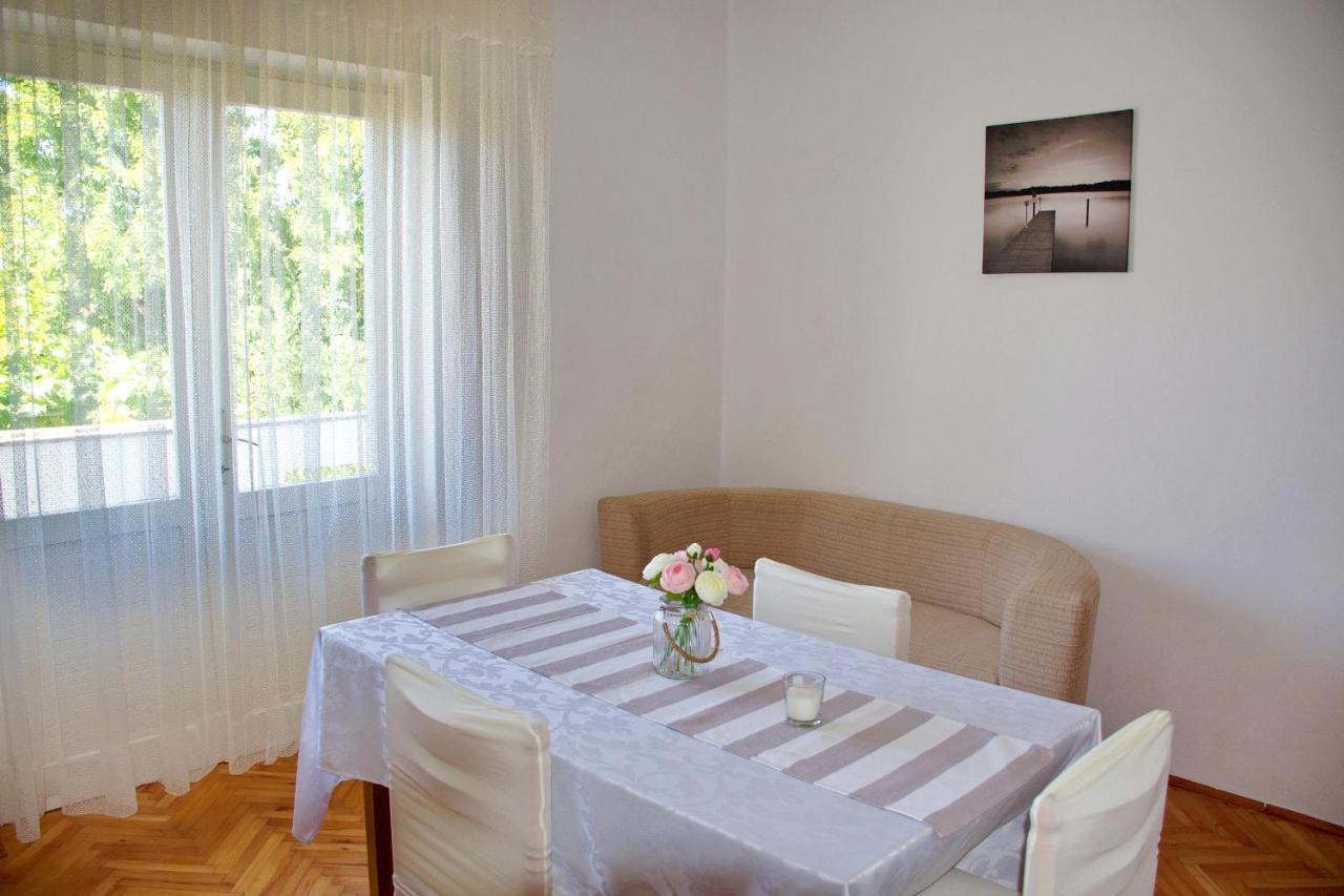 Two Bedroom Apartments Elvira Novalja Ngoại thất bức ảnh