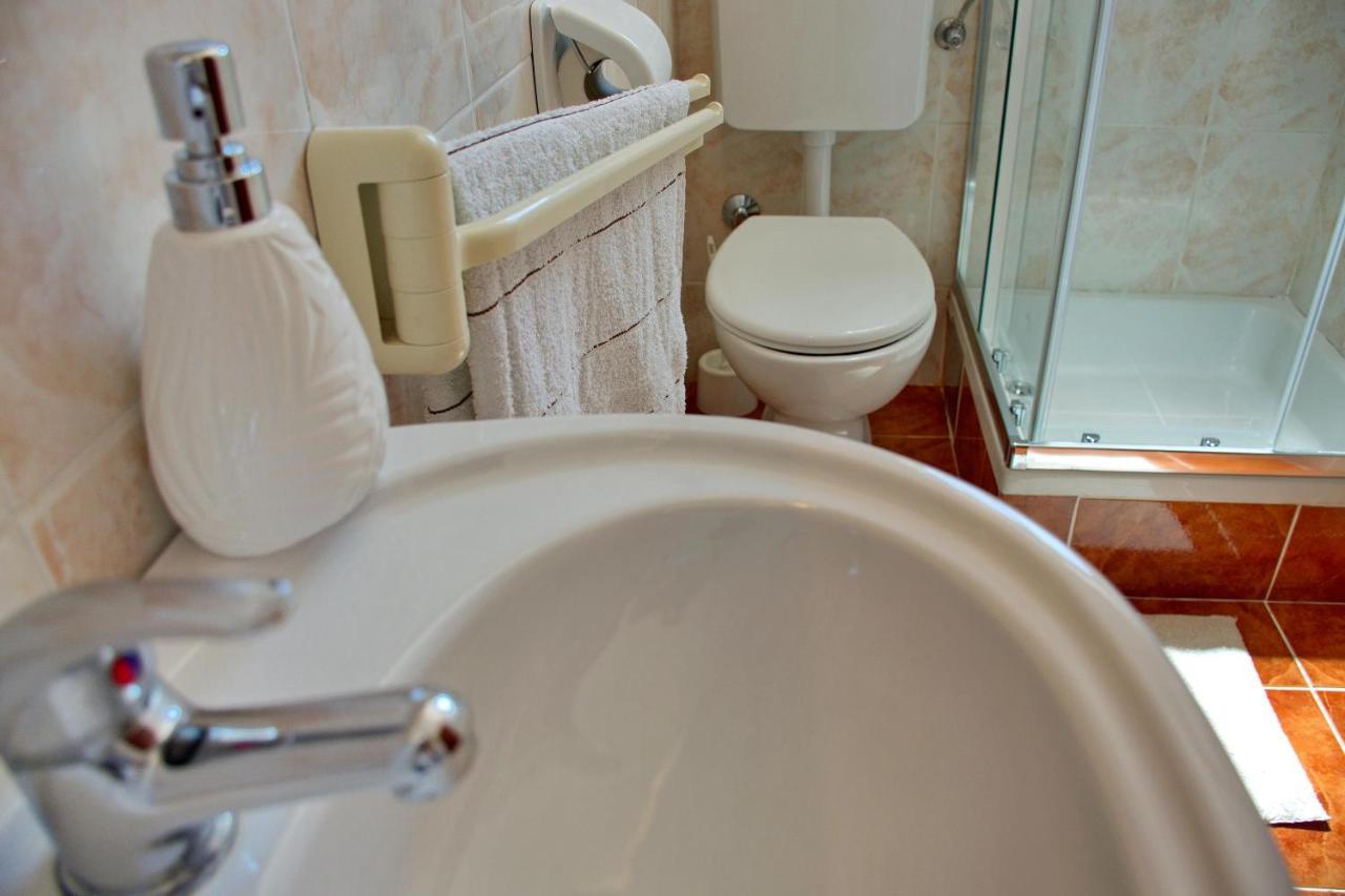 Two Bedroom Apartments Elvira Novalja Ngoại thất bức ảnh